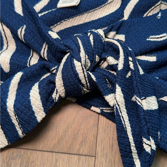 H&M Patterned Top - Picture 3 of 5